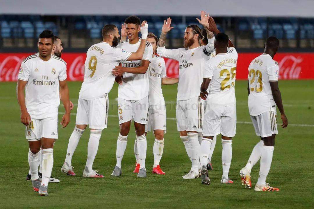 意甲出现一条大鱼！4大豪门开始抢人，年仅26岁4000万欧底价（意甲迎来重磅目标！四大豪门竞相出手，26岁球员起价4000万欧）