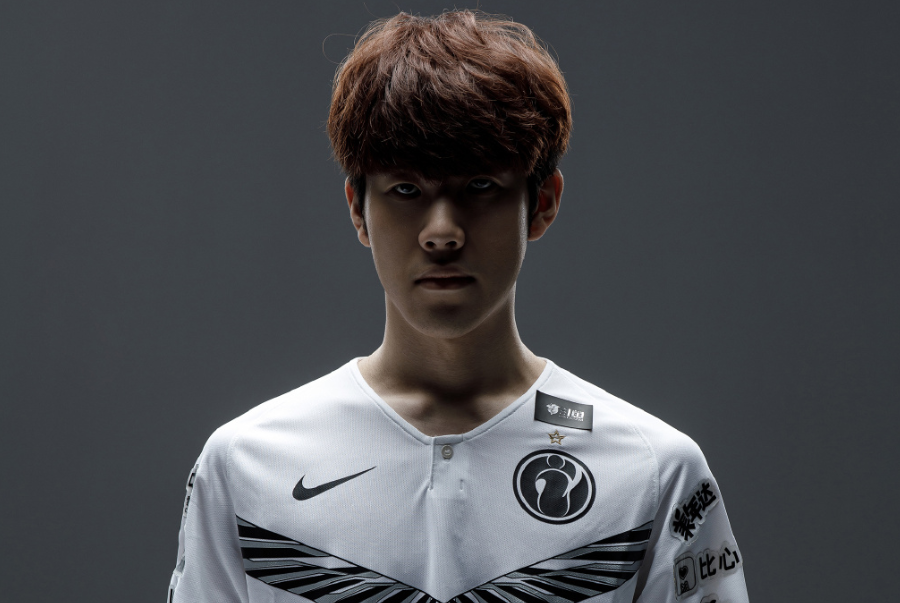 LPL 一基金自闭症日获得2024年体育模范年度最佳体育慈善奖