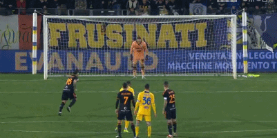 国米2025年颗粒无收：欧冠决赛惨败、意甲屈居亚军、意超杯遭点杀（国米2025年空手而归：欧冠决赛告负、意甲止步亚军、意超杯点球憾负）