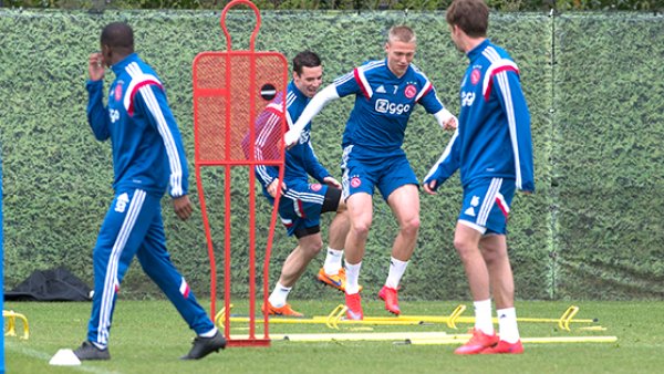 这种戏谑背 这种戏谑背